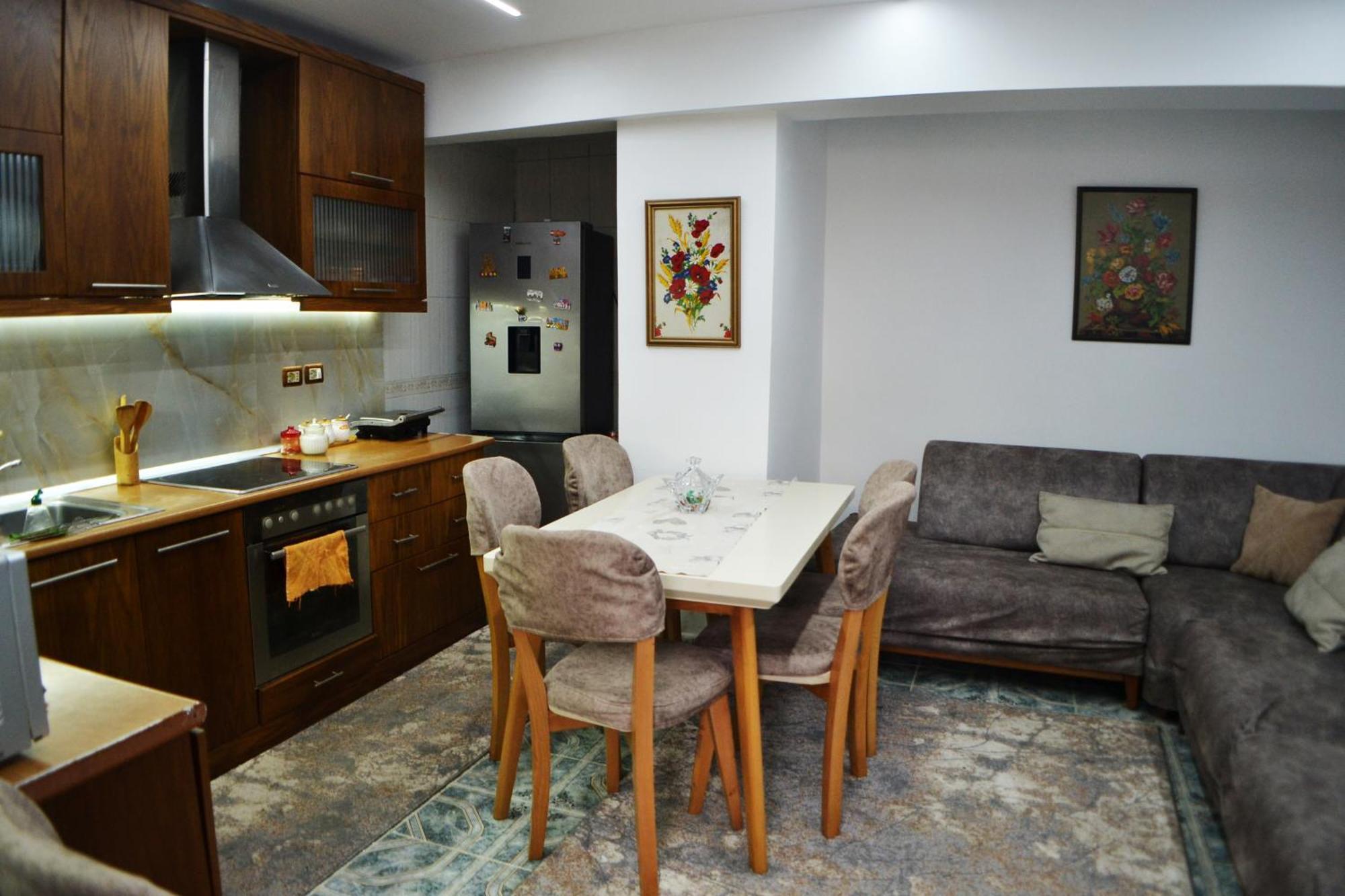 Guesthouse Belle View Berat Bagian luar foto